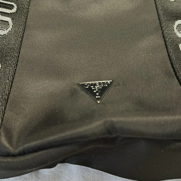 GUESS Logo Black Nylon Crossbody New - Picture 2 of 6